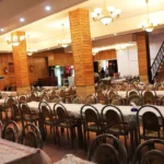 رستوران اکبرجوجه اصلی مرزن آباد