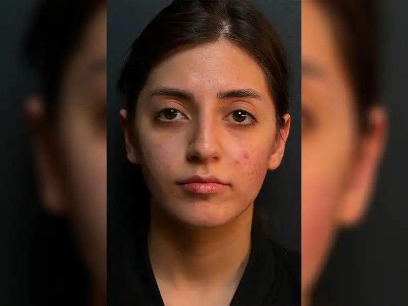 کلینیک زیبایی دلا در مطهری