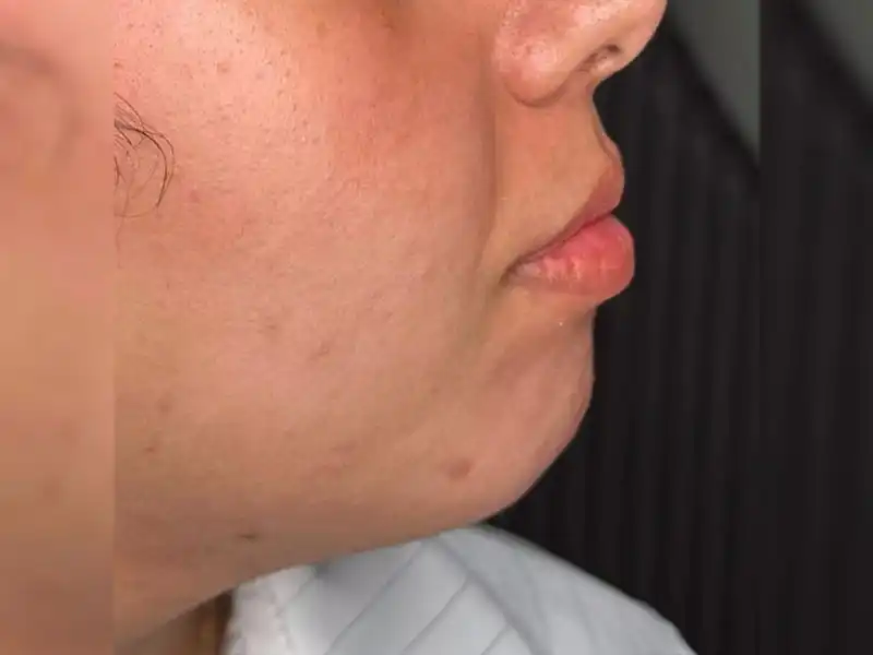 کلینیک زیبایی دلا در مطهری