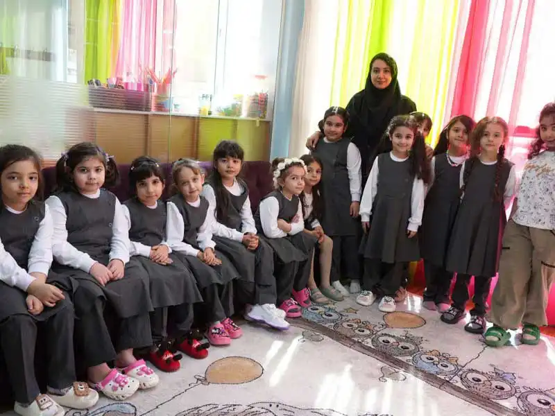 پیش دبستانی و دبستان دخترانه سیمیای ایرانیان در شهرک گلستان