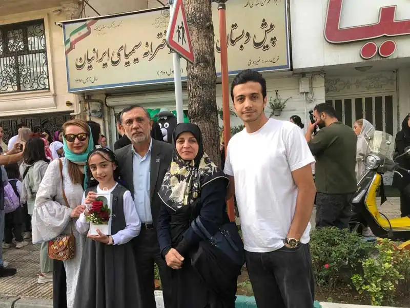 پیش دبستانی و دبستان دخترانه سیمیای ایرانیان در شهرک گلستان