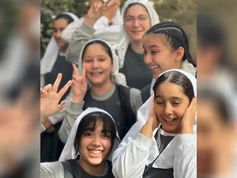 پیش دبستانی و دبستان دخترانه سیمیای ایرانیان در شهرک گلستان