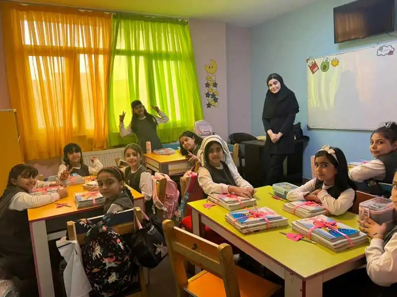 پیش دبستانی و دبستان دخترانه سیمیای ایرانیان در شهرک گلستان