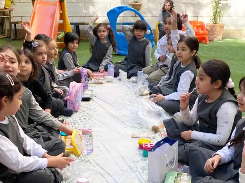 پیش دبستانی و دبستان دخترانه سیمیای ایرانیان در شهرک گلستان