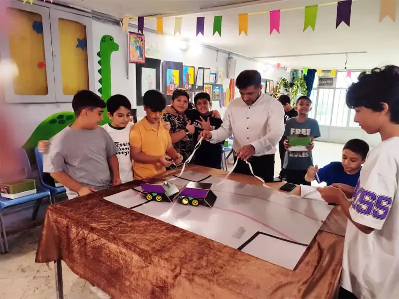 دبستان پسرانه آرمان دانش در شهرک گلستان