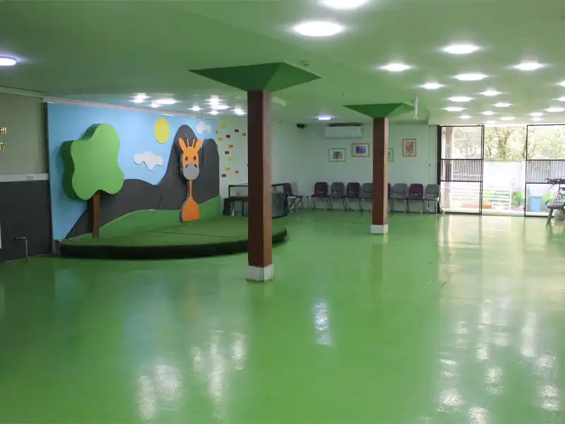 مدرسه نور نرگس در آیت الله کاشانی