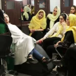 آموزشگاه آرایشگری صورتگر ناز در درختی