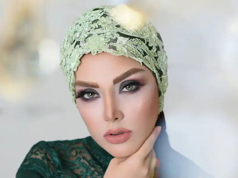 آموزشگاه آرایشگری صورتگر ناز در درختی