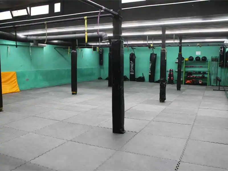 باشگاه ورزشی بهمنش در خیابان جمهوری