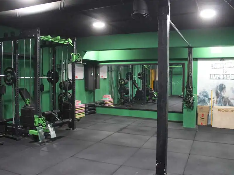 باشگاه ورزشی بهمنش در خیابان جمهوری