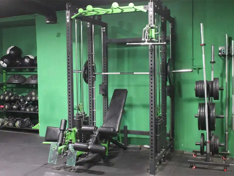 باشگاه ورزشی بهمنش در خیابان جمهوری