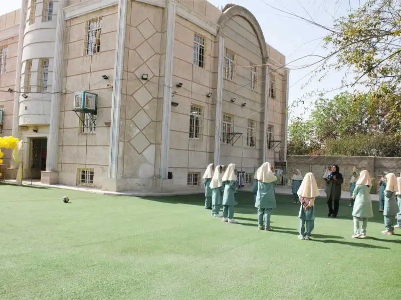 دبستان قرآنی دخترانه فاطمه کریمه در شهر قدس