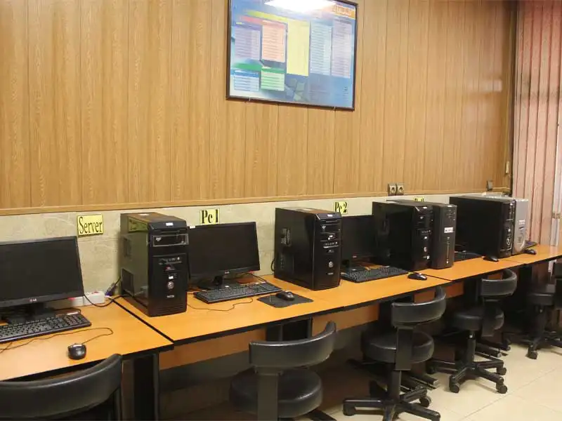 دبیرستان متوسطه دوره اول و دوم دخترانه هدف (شعبه 1 و 2) در گوهردشت