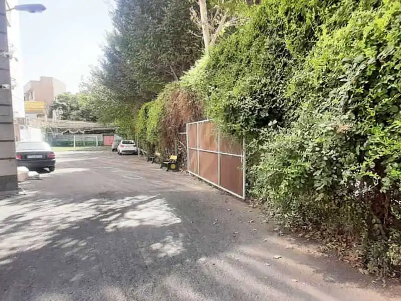 دبیرستان پسرانه صدرای شیرازی(متوسطه 1 و 2) در اتوبان محلاتی