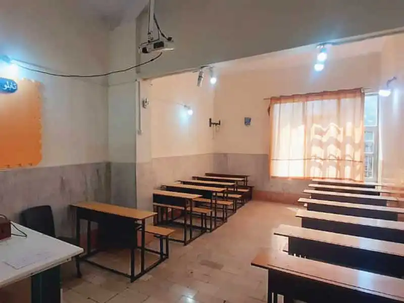 دبیرستان پسرانه صدرای شیرازی(متوسطه 1 و 2) در اتوبان محلاتی