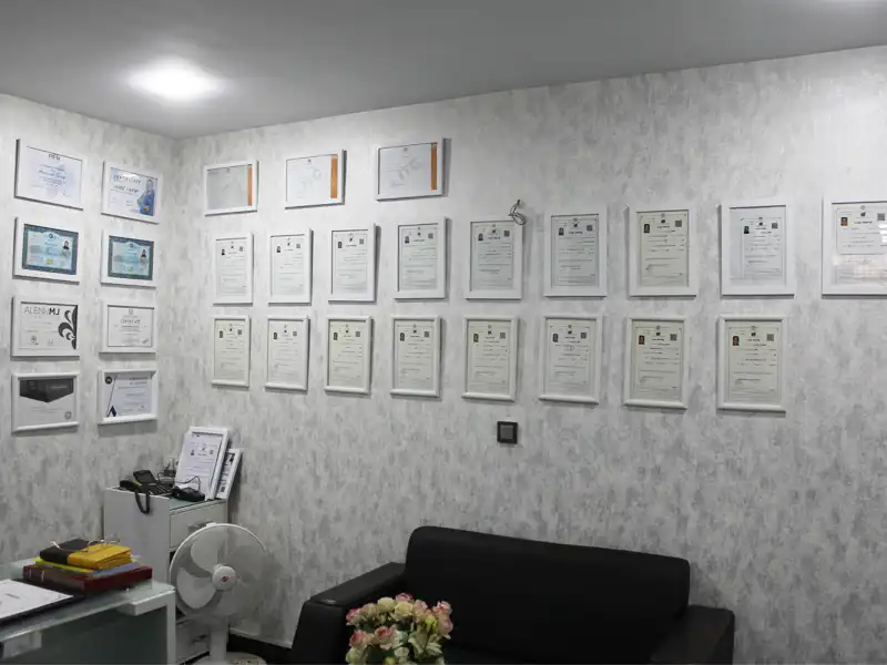 آموزشگاه آرایشگری زنانه بانو طوافی در میدان والفجر