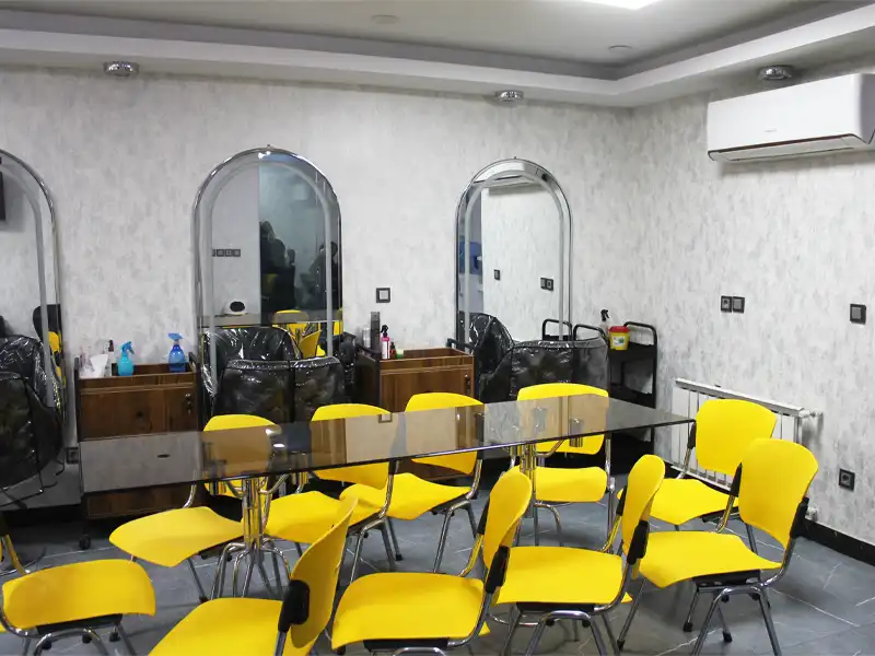آموزشگاه آرایشگری زنانه بانو طوافی در میدان والفجر