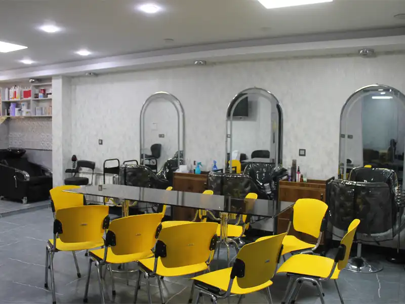 آموزشگاه آرایشگری زنانه بانو طوافی در میدان والفجر