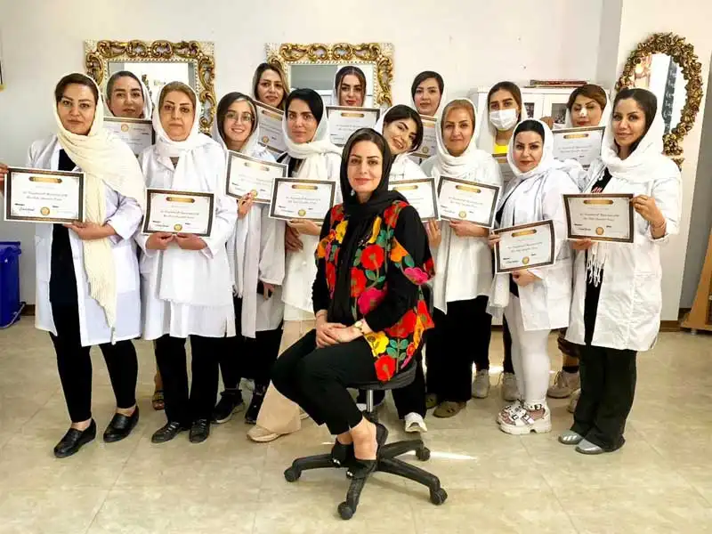 آموزشگاه تخصصی رنگ و لایت زهره یوسفی در گوهردشت