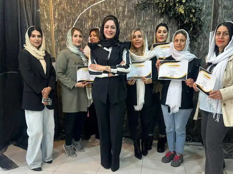 آموزشگاه تخصصی رنگ و لایت زهره یوسفی در گوهردشت