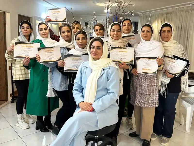 آموزشگاه تخصصی رنگ و لایت زهره یوسفی در گوهردشت