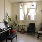 آموزشگاه موسیقی ترنگ در چهارراه طالقانی