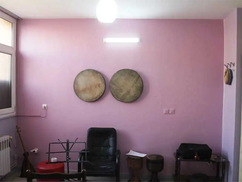 آموزشگاه موسیقی ترنگ در چهارراه طالقانی