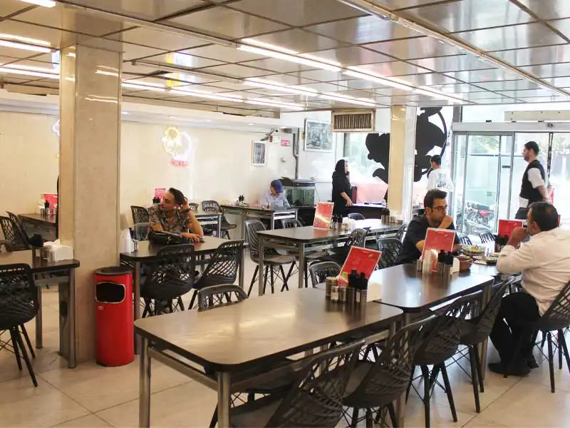 طباخی کاج شعبه برتر در عباس آباد