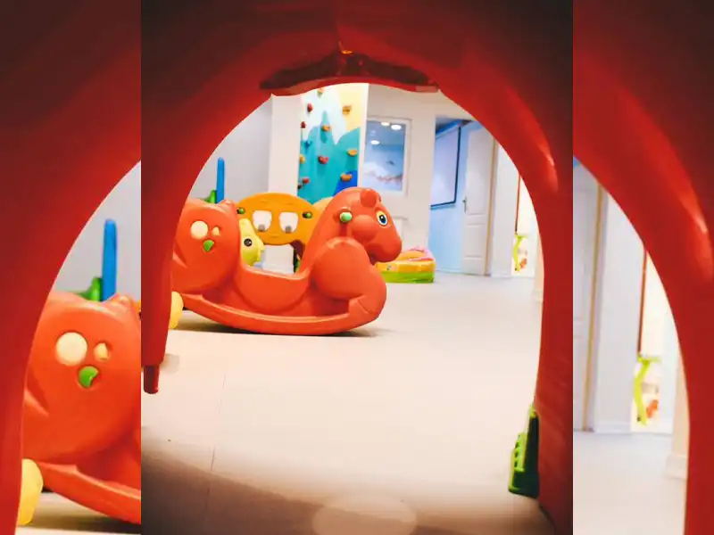 مجتمع آموزشی دخترانه هدی در منطقه 5