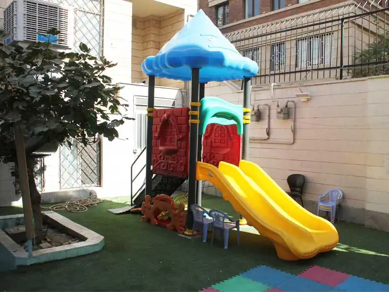 مجتمع آموزشی دخترانه هدی در منطقه 5