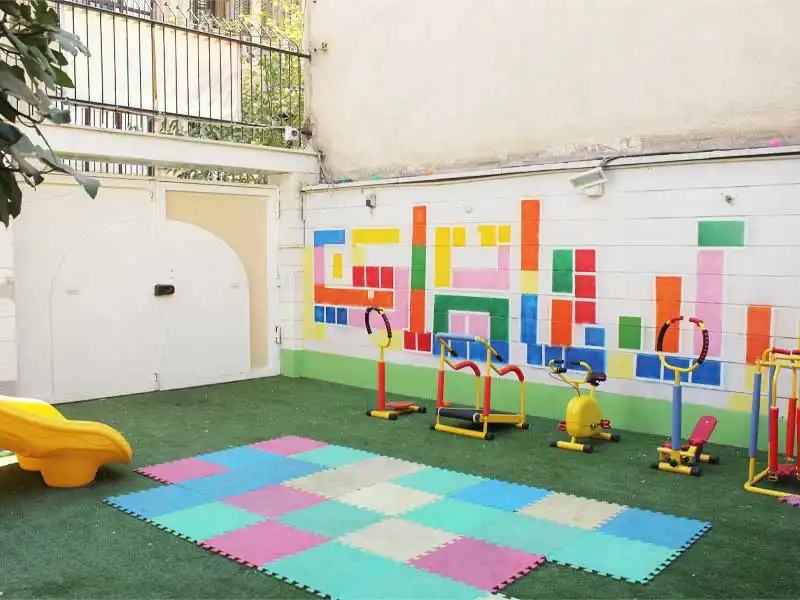 مجتمع آموزشی دخترانه هدی در منطقه 5