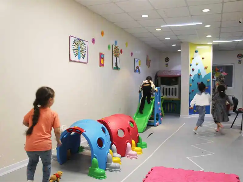 مجتمع آموزشی دخترانه هدی در منطقه 5