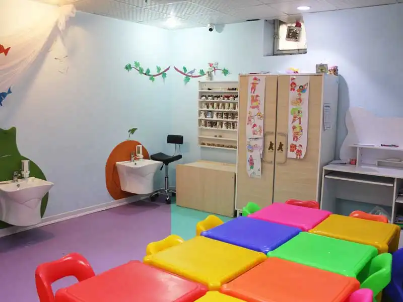 مجتمع آموزشی دخترانه هدی در منطقه 5