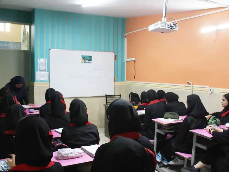 مجتمع آموزشی غیر دولتی دخترانه باران رحمت در مارلیک