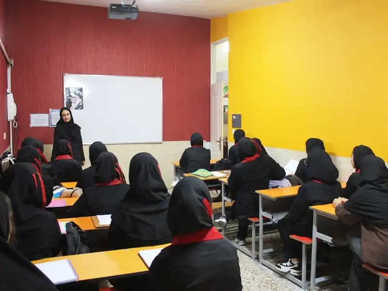 مجتمع آموزشی غیر دولتی دخترانه باران رحمت در مارلیک