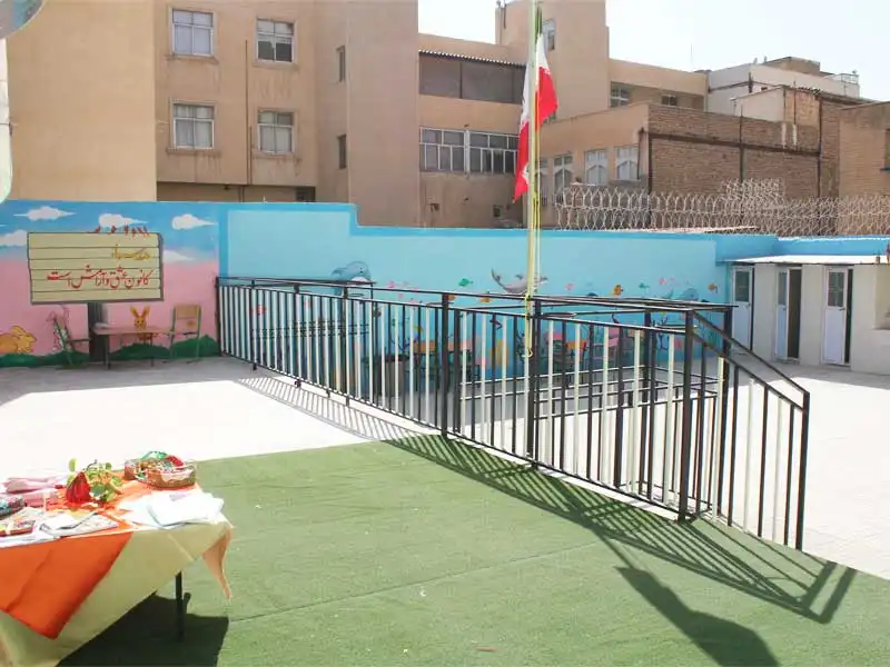 مجتمع آموزشی غیر دولتی دخترانه باران رحمت در مارلیک