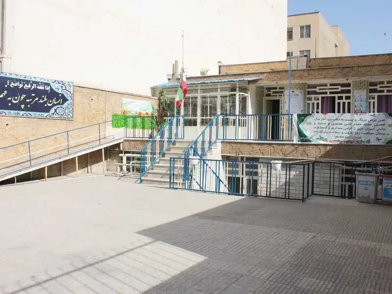 مجتمع آموزشی غیر دولتی دخترانه باران رحمت در مارلیک