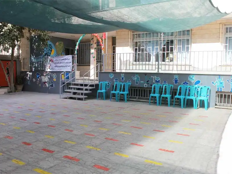 پیش دبستان و دبستان پسرانه پیک ادب در تهرانسر