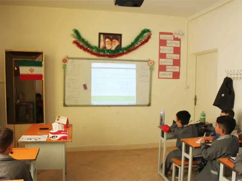 پیش دبستان و دبستان پسرانه پیک ادب در تهرانسر