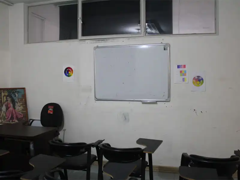 دیپلم درسی آسان رنگ آمیز در چهارراه طالقانی