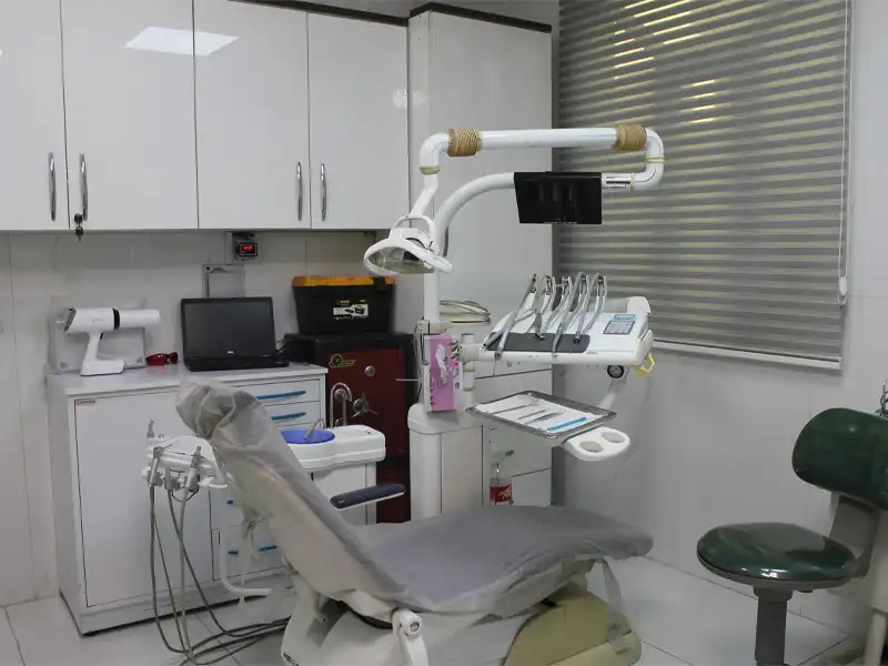 دندانپزشکی دکتر اسکندر زمانی در کیانشهر