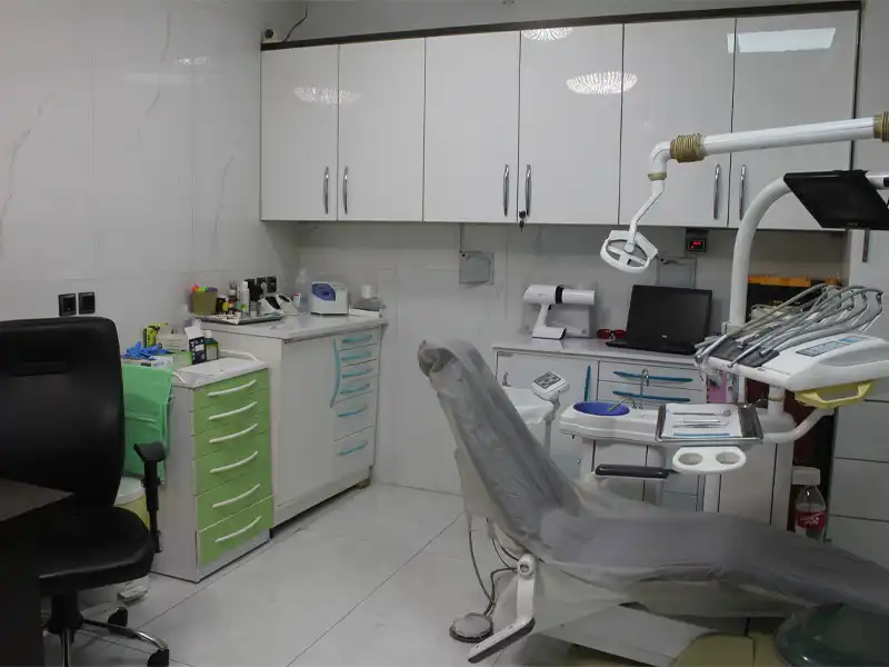 دندانپزشکی دکتر اسکندر زمانی در کیانشهر