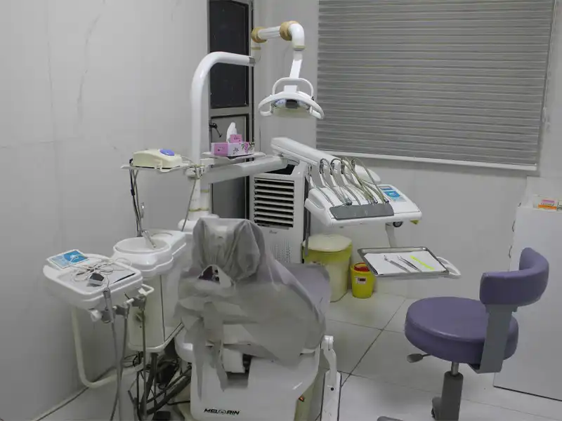 دندانپزشکی دکتر اسکندر زمانی در کیانشهر