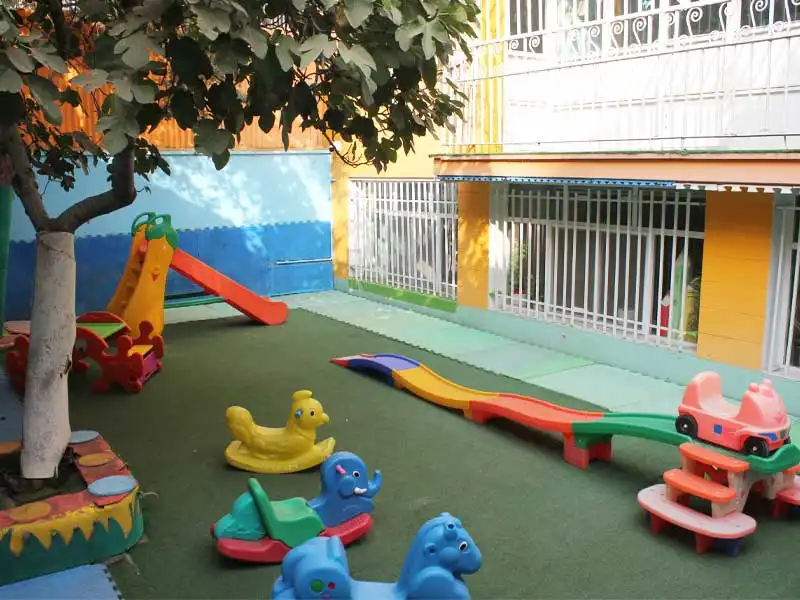 مهدکودک و پیش دبستانی خانه شکوفه ها در پونک