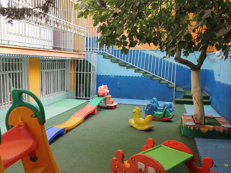 مهدکودک و پیش دبستانی خانه شکوفه ها در پونک