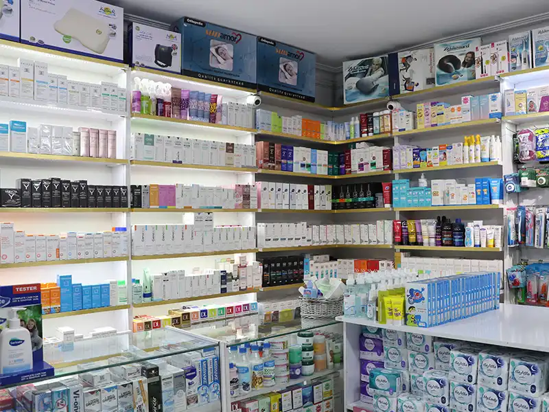 داروخانه دکتر اعظم اسماعیلی در بلوار فردوس شرق