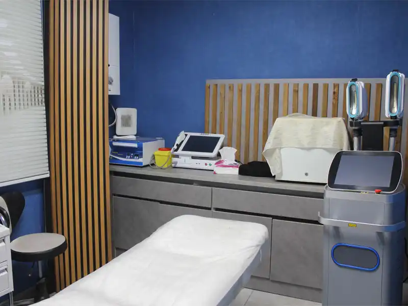 کلینیک زیبایی زرین ماه در فاز 3 اندیشه